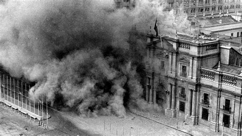 La Moneda Evalúa Recordar Los 45 Años Del Golpe De Estado Con Acto De