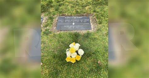 Nicole Brown Simpson's Grave Adorned With Flowers After O.J. Simpson's ...