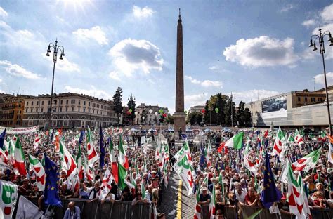 Il Pd Manifesta A Roma Contro Il Governo Martina Abbiamo Capito La