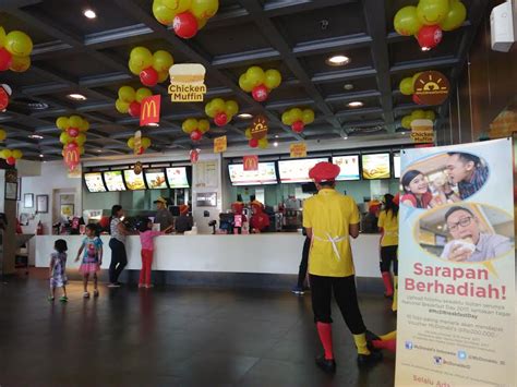 Menempati Lantai Dasar Gedung Sarinah Selama Tahun Gerai Mcdonalds