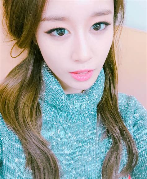 T Ara Jiyeon Eunjung And Qri Posed For Cute Selca Pictures T Ara World