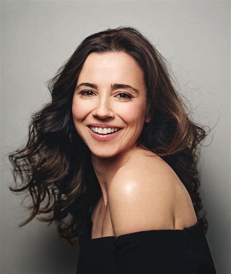 Linda Cardellini - Backstage Photoshoot - 2016 - Linda Cardellini Photo ...