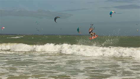 Mui Ne Kitesurfing Finder - Find The Best School or Rentals