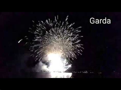 Fuochi D Artificio Sul Lago Di Garda Feuerwerk Am Gardasee YouTube