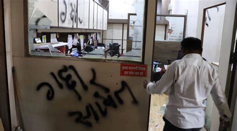 Maharashtra Crisis Shiv Sena Workers Vandalise Rebel Mla Tanaji Sawant