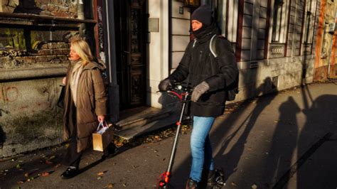 Umereno oblačno sa sunčanim periodima temperatura do 16 stepeni