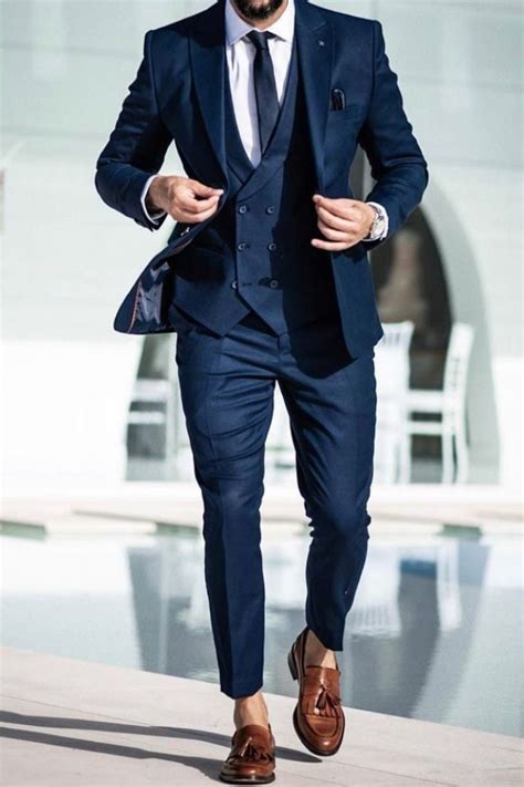 Classic And Luxurious Men Suits Wedding Suits 3 Piece Groom Wear Navy