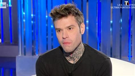 Fedez Difende Il Figlio Leone E Piange In Tv Ho Pensato Di Farla