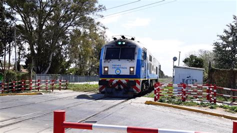 CNR Dalían CKD 8H 0003 liviana a Pruebas por José C paz hacia retiro