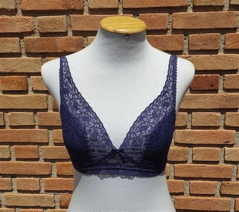 Sutiã Azul Marinho em Renda sem Bojo e sem Aro Loungerie Lingerie