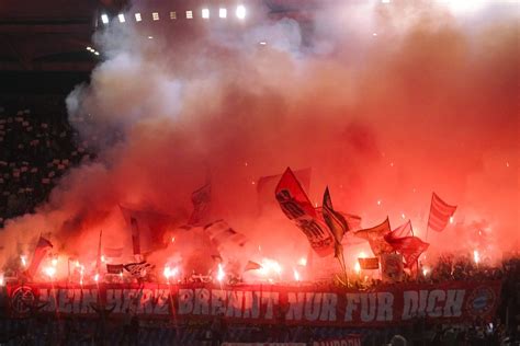 Fan Sperre Und Geldstrafe Uefa Greift Hart Gegen Fc Bayern Durch