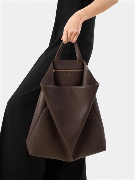 FLUKE tote bag in dark brown calfskin leather | TSATSAS