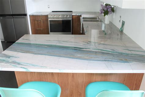 Teal Quartzite Counters Finally Installed Dans Le Lakehouse