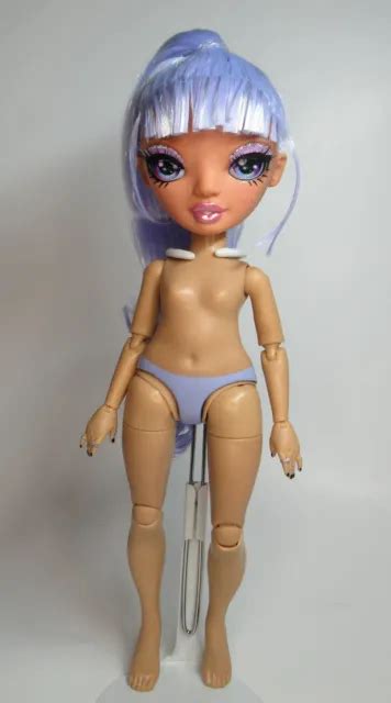 MGA RAINBOW HIGH Nude Tessa Park Doll Stand Rainbow Vision Fashion Doll