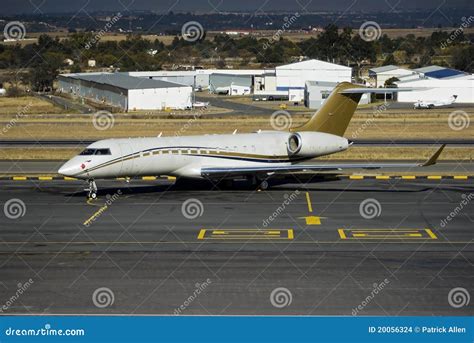 Global 5000 stock photo. Image of bombardier, aeroplane - 20056324