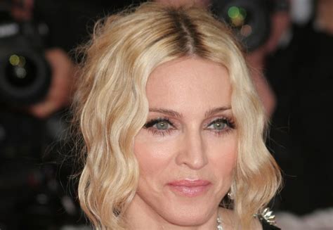 Madonna Steals Grammys Spotlight With New Face Plastic Surgery