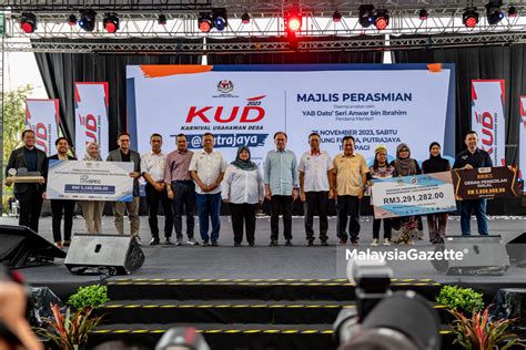 KKDW Sedia Geran RM9 Juta Bantu Usahawan Luar Bandar