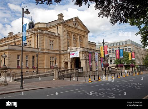 Cheltenham Uk Town Hall Hi Res Stock Photography And Images Alamy