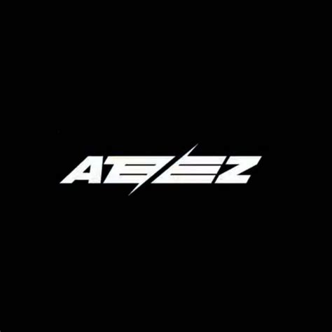 The Logo For Aeezz Is Shown In Black And White On A Dark Background