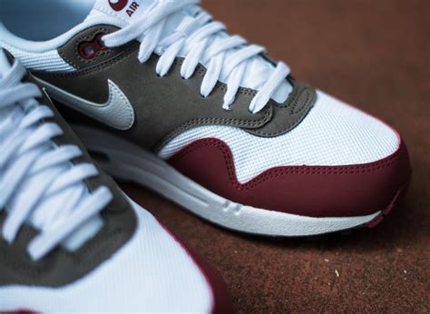 Nike Air Max 1 Essential Burgundy White