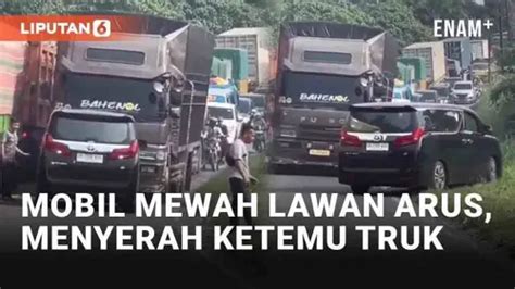 Video Viral Mobil Mewah Lawan Arus Hingga Buat Macet Menyerah Saat