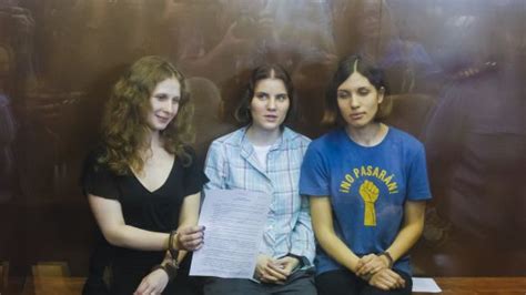 Pussy Riot S Tolokonnikova Resumes Hunger Strike Alyokhina Drops Appeal