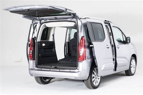 Vauxhall Combo Practicality Boot Space Dimensions Parkers