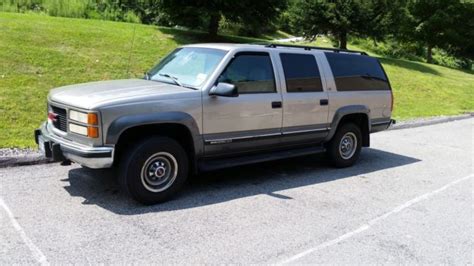 1999 Gmc Diesel Suburban 4x4 2500