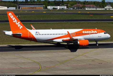 OE ICB EasyJet Europe Airbus A320 214 WL Photo By Tomas Milosch ID