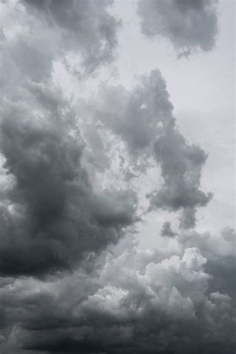 Nuvens De Tempestade Escuras Antes Da Chuva Usada Para O Fundo Do Clima