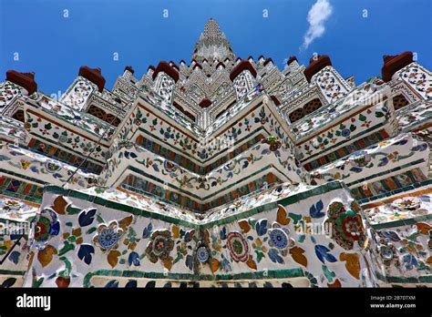 Thai Buddhist Architecture Hi Res Stock Photography And Images Alamy