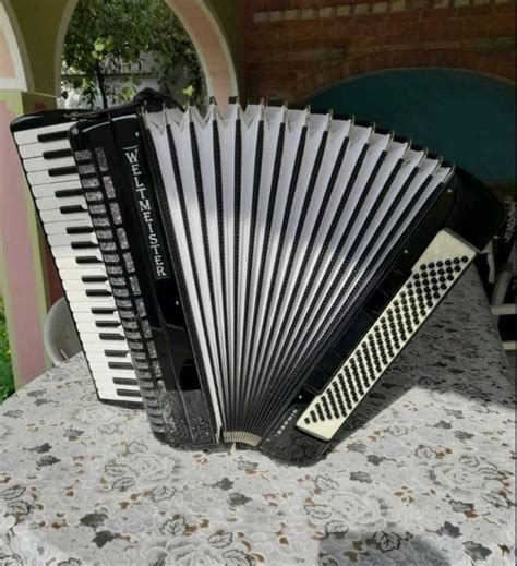 Weltmeister Model Saphir Klavirna Harmonika