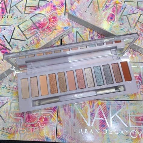 Urban Decay Naked Cyber Palette พาเลตตทฉกทกกฏของเฉดส ดวยอายแชโด