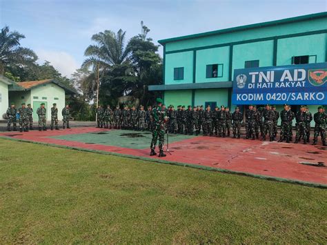 Tunjang Pokok Satuan Dandim Sarko Berikan Jam Komandan Ke