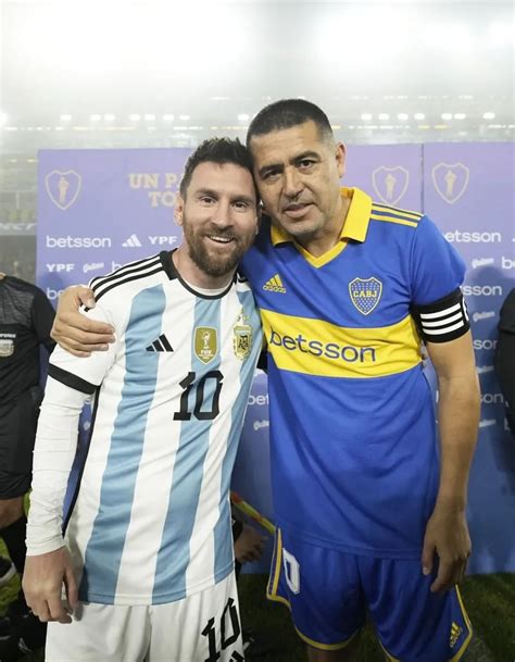 El Show De Messi En La Bombonera El Abrazo Con Riquelme En Su Despedida El Gol Y La Tremenda