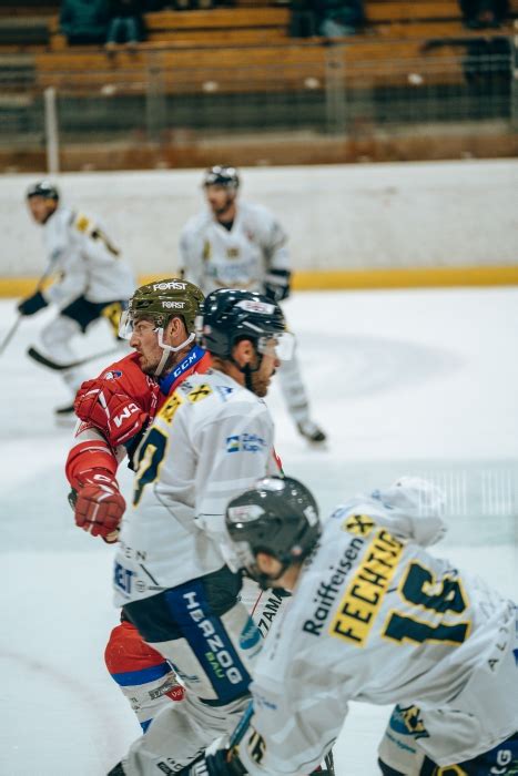 Fantastischer Sieg beim Tabellenführer Hockey Club Gherdëina