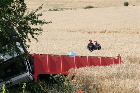 Drames De La Route Série Noire Sur Les Routes Sept Morts Dans Deux