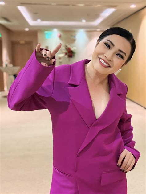 Sao Việt 2 3 H Hen Niê mặc bikini dưới tuyết Chi Pu đắt show tại Trung Quốc