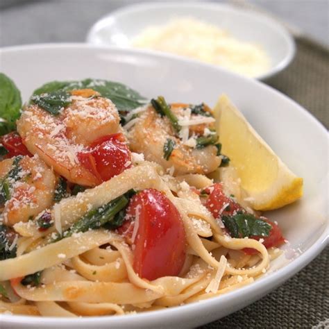 Shrimp Tomato And Spinach Pasta Recipe And Video Tiphero