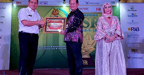 Bank Kalsel Raih Csr Award