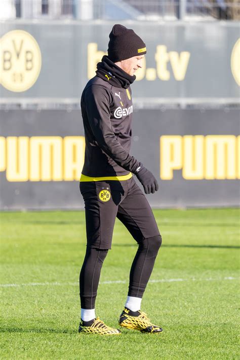 borussia dortmund captain marco reus  winter training clothes