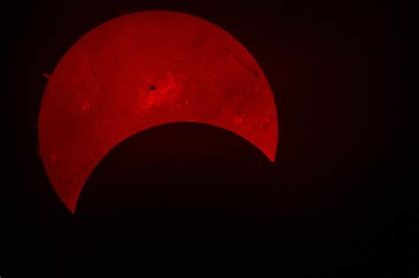 Sunspot And Rare Partial Solar Eclipse Viewed On Campus The Express