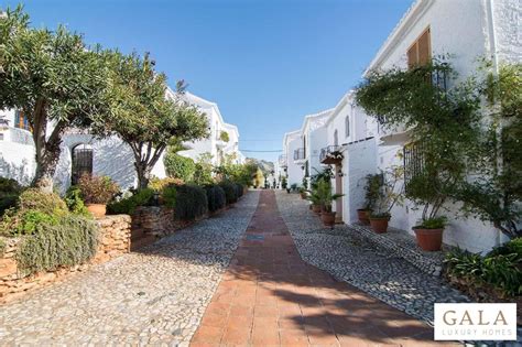 Bedroom Apartment For Sale In Nerja Ref