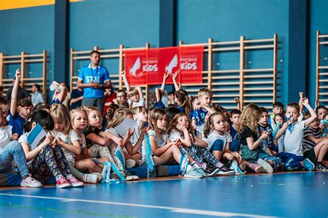 GALERIA Lekcja ze Stalą w Szkole Podstawowej Zakonu Pijarów w