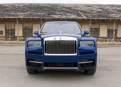 Living luxe in the 2019 Rolls-Royce Cullinan - CNET