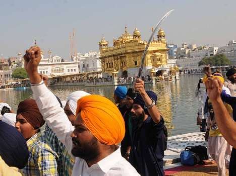 दरबर सहब म खलसतन जदबद क नर Deadly Dispute In Golden