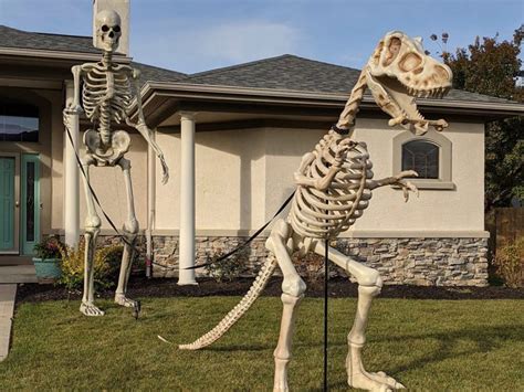 Cách Tạo Giant Skeleton Halloween Decoration đáng Sợ Cho Sự Kiện