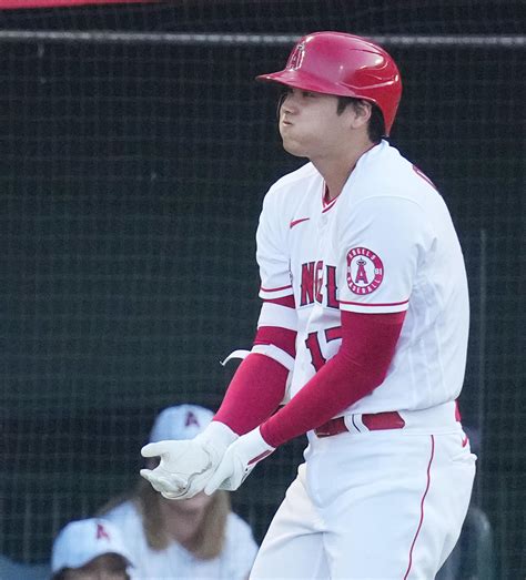 大谷翔平の右手首付近に投球直撃 監督「大丈夫」エックス線検査も問題なし Mlb写真ニュース 日刊スポーツ