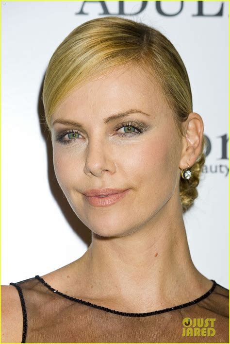 Charlize Theron Young Adult Nyc Screening Charlize Theron Photo