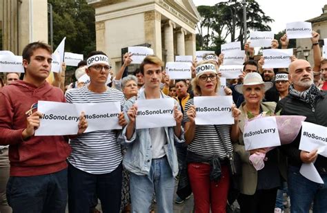 cafonalino flash mob la comunità lgbt di roma in piazza dopo le